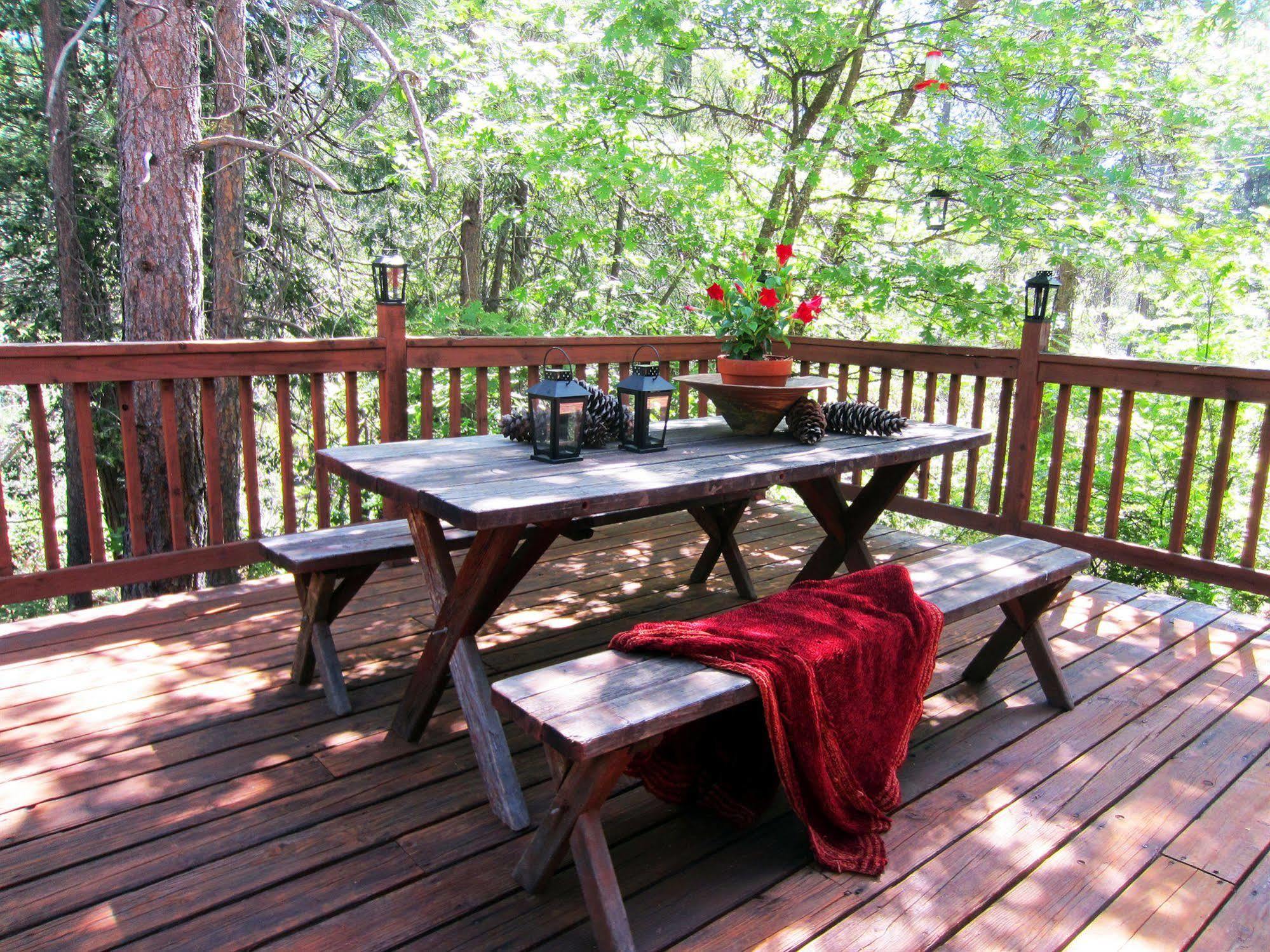 The Red Rooster Bed & Breakfast