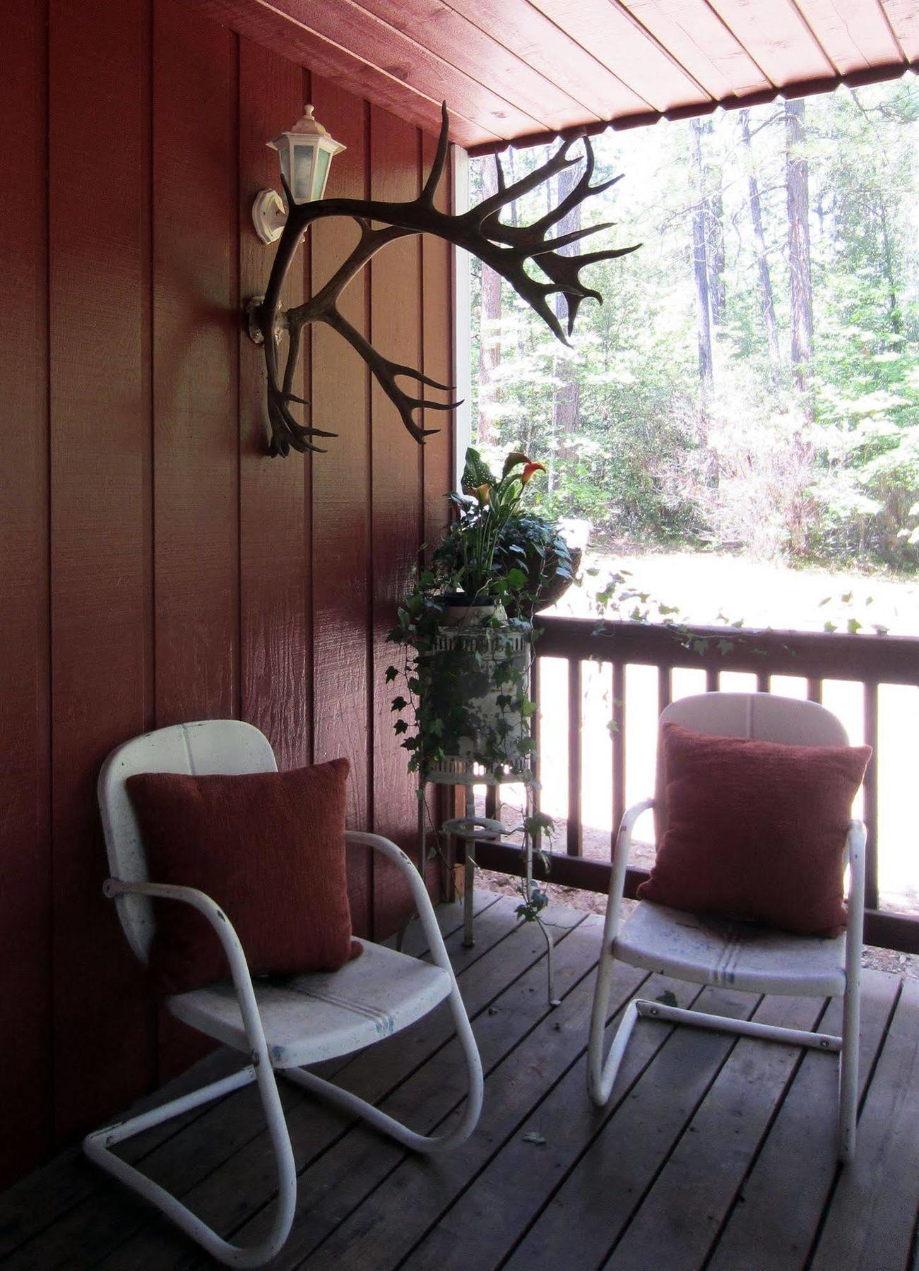 The Red Rooster Bed & Breakfast